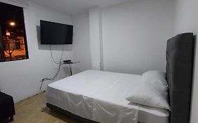 Confortable apartaestudio en excelente ubicación